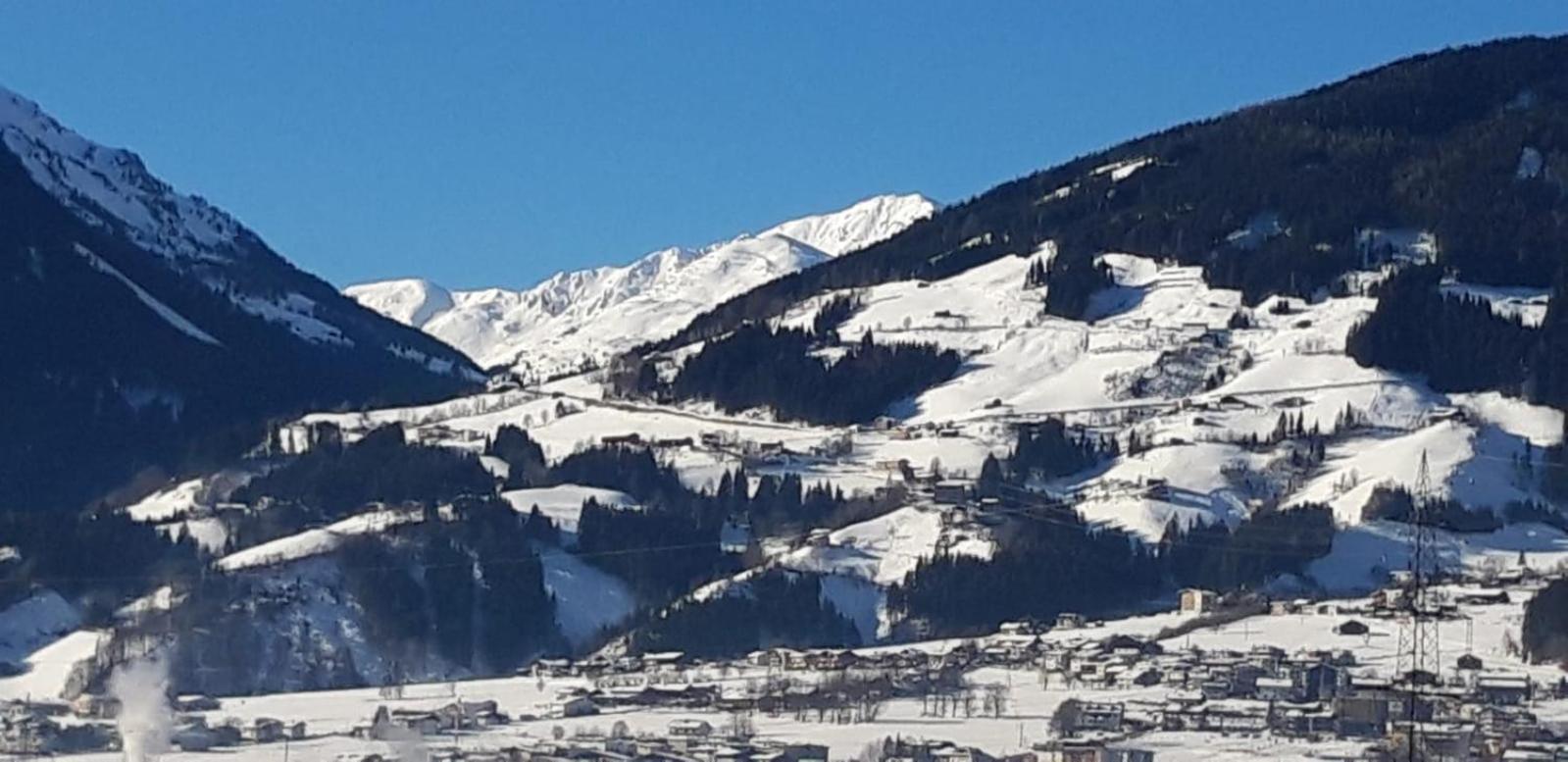 Ferienwohnung Rose Hart im Zillertal Exterior photo